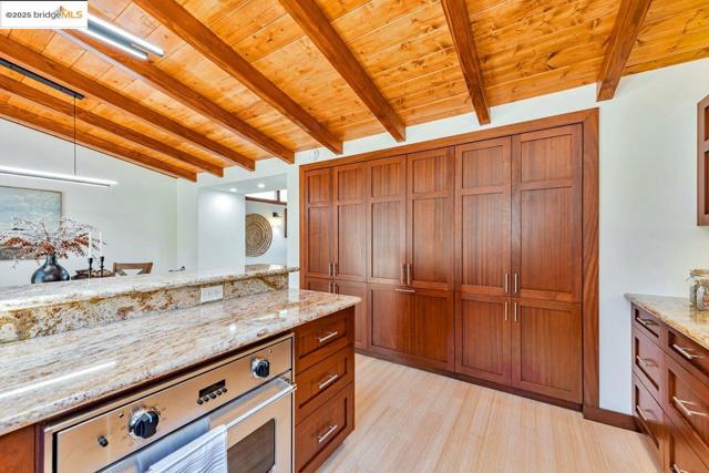 6815 Paso Robles Dr, Oakland CA: https://media.crmls.org/mediaz/a27fef2f-eae8-4762-a222-4ef821da6a74.jpg