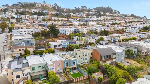 1815 18th Avenue, San Francisco CA: https://media.crmls.org/mediaz/a2813018-2784-4200-9b48-df643117d3e3.jpg