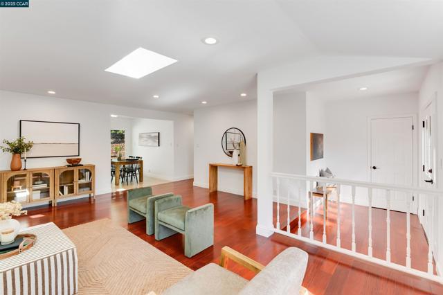 2424 San Miguel Dr, Walnut Creek CA: https://media.crmls.org/mediaz/a281d6de-7f86-42ad-ad20-08a60d8ea7ac.jpg