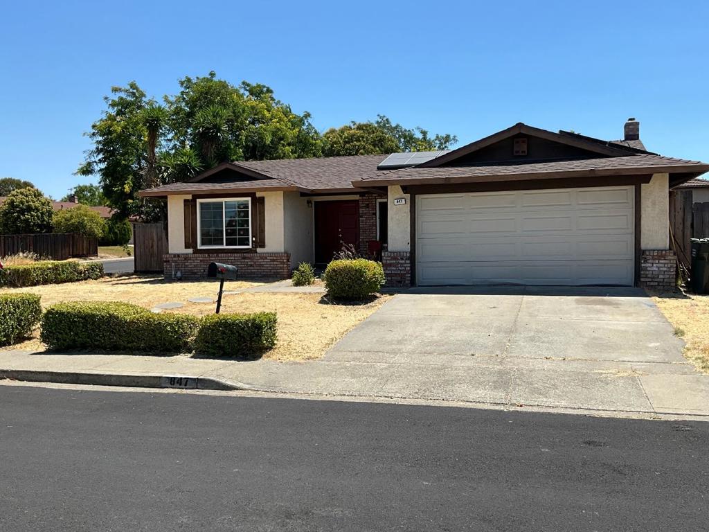 847 Carpetta Circle