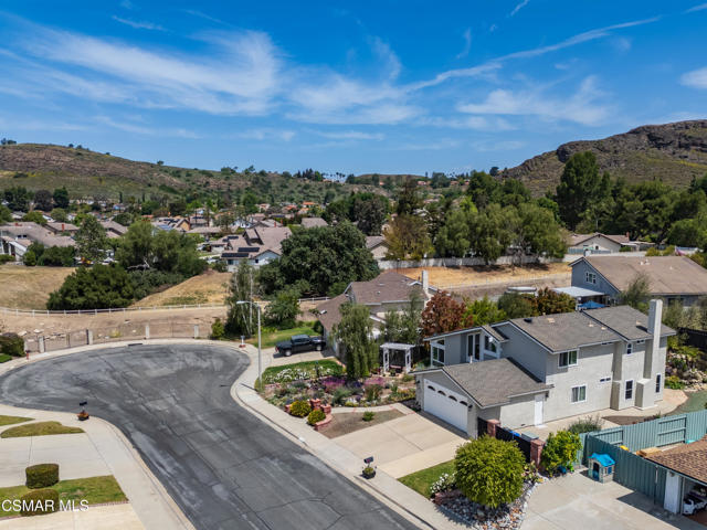 709 Zinnia Court, Thousand Oaks CA: https://media.crmls.org/mediaz/a282b3f7-0fc3-4e70-835e-cacd133b28d4.jpg