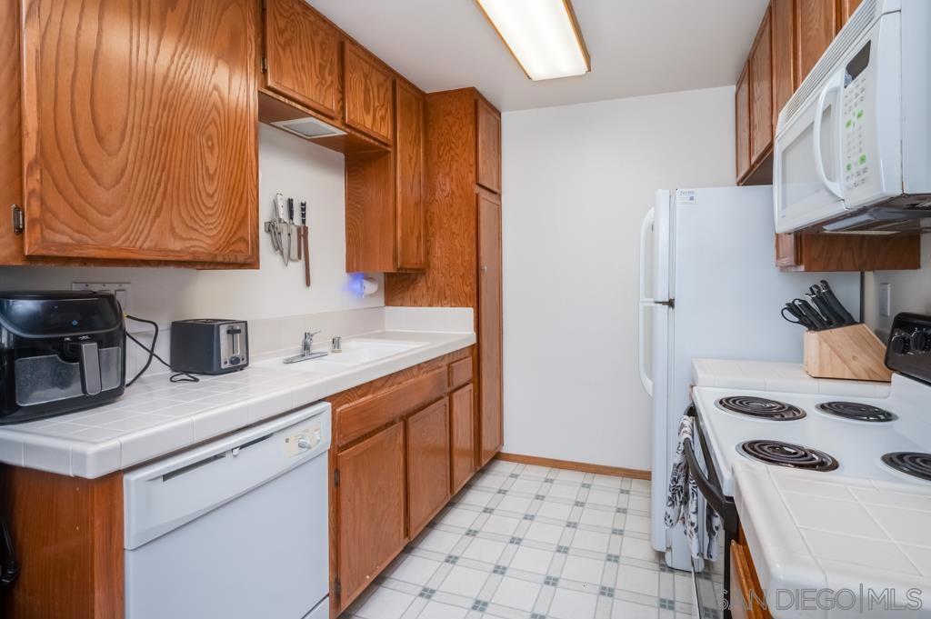 5655 Riley St - photo 8