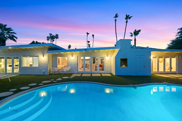 1115 Pasatiempo Road, Palm Springs CA: https://media.crmls.org/mediaz/a2850ef6-fcc5-484e-84db-597302a0f113.jpg
