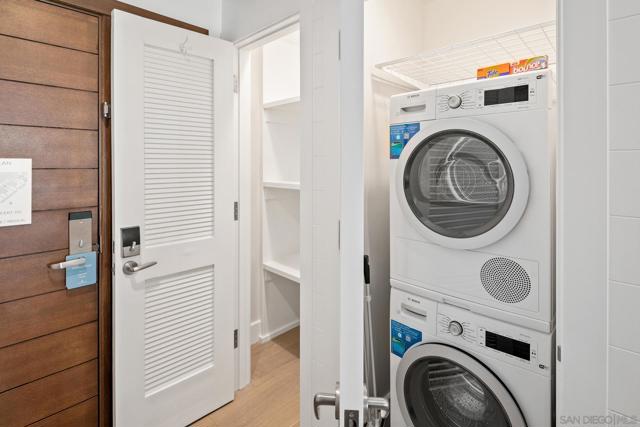 1500 Orange Ave, Coronado CA: https://media.crmls.org/mediaz/a2861b6e-75c7-4f61-a15b-1eabb732ee01.jpg