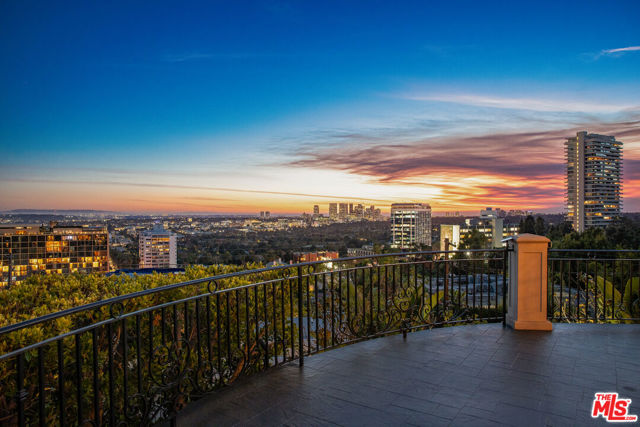 1260 St Ives Place, Los Angeles CA: https://media.crmls.org/mediaz/a2863ef6-f960-4498-808b-e3c9a4648c5e.jpg