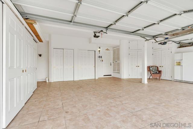45703 Calle Ayora, Temecula CA: https://media.crmls.org/mediaz/a286a681-9db7-4c60-8dd8-084dd22143d6.jpg
