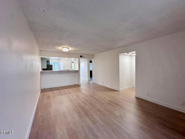 3239 Altura Avenue, Glendale CA: https://media.crmls.org/mediaz/a286b07e-5a7e-4b5f-b913-cdb0664bcd60.jpg