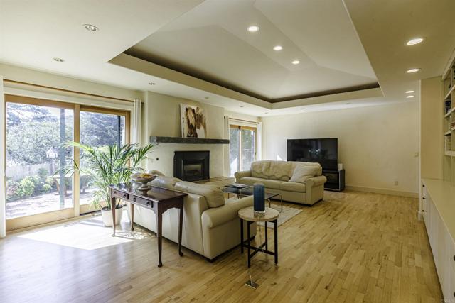 Detail Gallery Image 6 of 33 For 3540 Oak Pl, Carmel,  CA 93923 - 4 Beds | 3 Baths