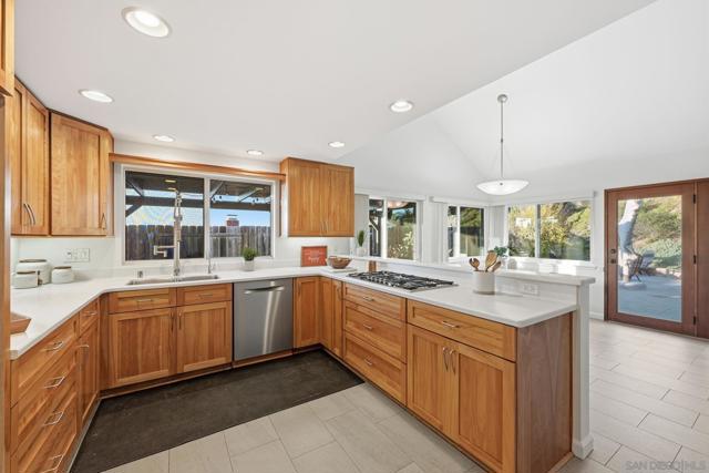 17570 Montero Rd, San Diego CA: https://media.crmls.org/mediaz/a28706ce-d5de-46fc-870d-f6f16aa50f35.jpg