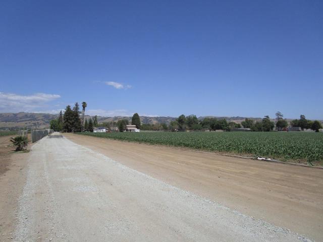 2025 Pacheco Pass Highway, Gilroy CA: https://media.crmls.org/mediaz/a2871277-b401-43eb-a8be-ad7799ccb9dd.jpg