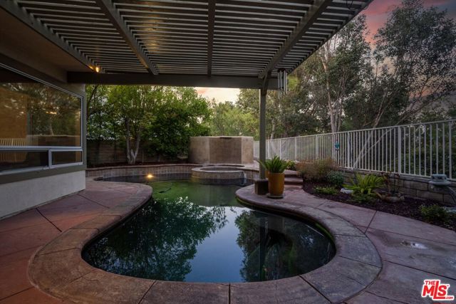 27350 Landon Place, Valencia CA: https://media.crmls.org/mediaz/a28798e7-b154-4aef-9f5a-ae38f936a024.jpg
