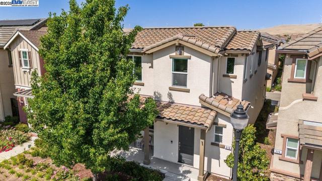 218 Stratus Cmn, Livermore CA: https://media.crmls.org/mediaz/a287e806-0265-4e1f-8e2f-ef15052f6fb2.jpg