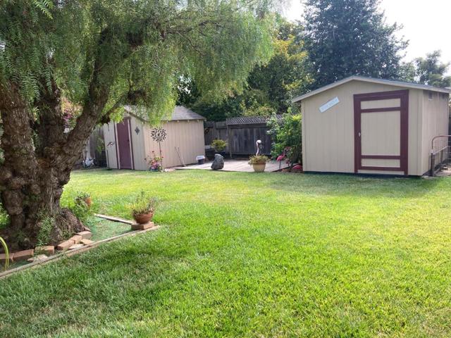 225 Loma Drive, Salinas CA: https://media.crmls.org/mediaz/a288536c-5f9e-443b-983d-8ac8673393f7.jpg
