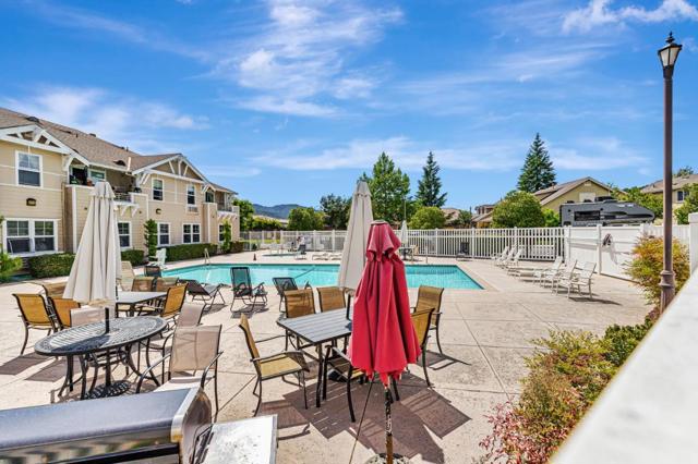 1554 Rosette Way, Gilroy CA: https://media.crmls.org/mediaz/a2887cfe-74b7-456e-bd86-fdcee9d5c1b8.jpg