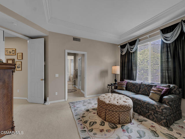 331 Briar Bluff Circle, Thousand Oaks CA: https://media.crmls.org/mediaz/a288eff5-8a0d-4a37-bb42-52590411ed1a.jpg
