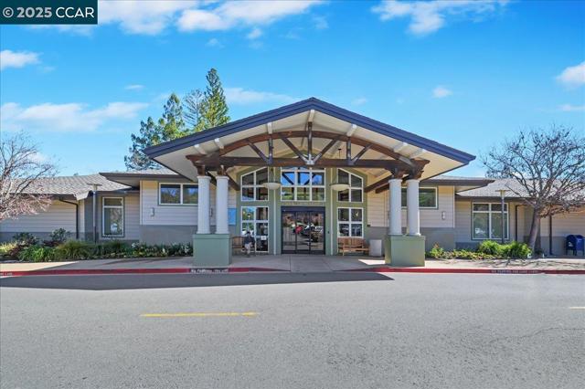 3711 Terra Granada, Walnut Creek CA: https://media.crmls.org/mediaz/a2890073-9b3b-4aea-b5ad-f87182a8cbb7.jpg