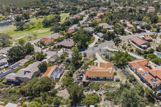 15519 Calistoga Dr., Ramona CA: https://media.crmls.org/mediaz/a289196a-14e3-4af6-a662-a6c0203934f4.jpg