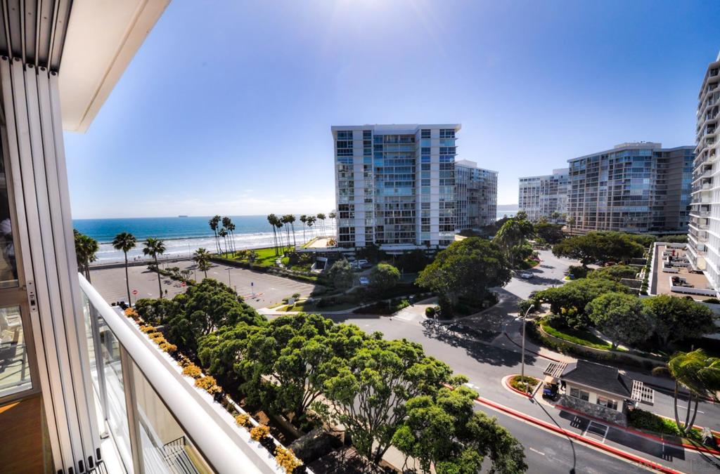 1810 Avenida Del Mundo #505