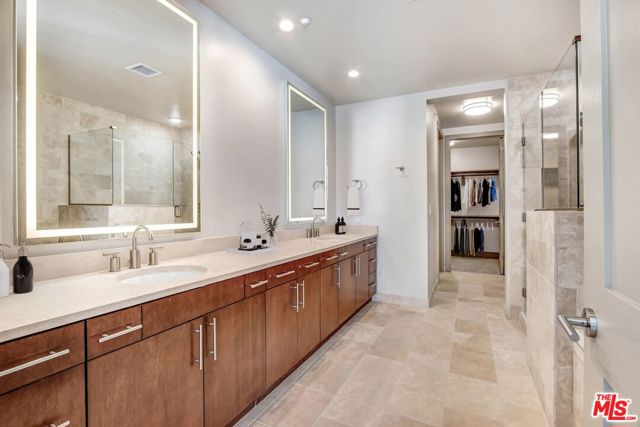 10700 Wilshire Boulevard, Los Angeles CA: https://media.crmls.org/mediaz/a28968e5-ac5f-47f1-8355-48a0cc2d3c28.jpg