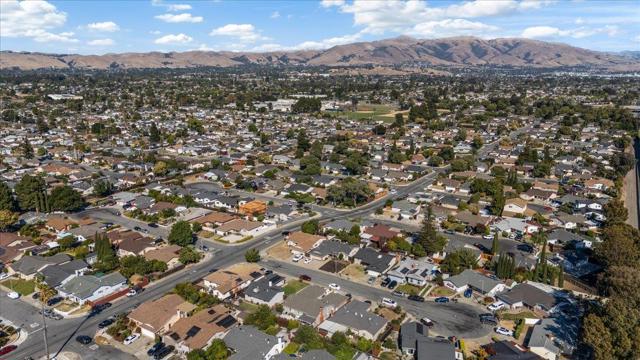 5643 Truman Place, Fremont CA: https://media.crmls.org/mediaz/a28b2088-063f-4e12-b423-4d74325928f0.jpg