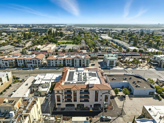 560 El Camino Real, San Carlos CA: https://media.crmls.org/mediaz/a28b4238-12a3-4796-87dd-bb00703d2236.jpg