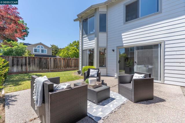 353 Winterwind Cir, San Ramon CA: https://media.crmls.org/mediaz/a28b4299-e652-4054-8304-c99e5deb5cbe.jpg