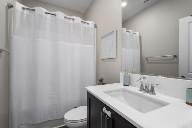 Detail Gallery Image 14 of 55 For 1840 Mint #6,  Chula Vista,  CA 91915 - 4 Beds | 3 Baths