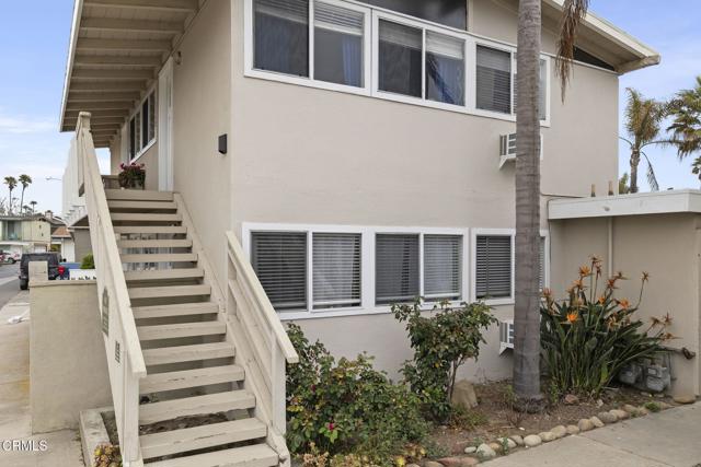 1132 1142 Pittsfield Lane, Ventura CA: https://media.crmls.org/mediaz/a28b9c5a-0dd2-488a-a7f9-dac857f98bab.jpg