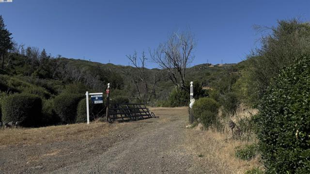 11311 Pine Flat, Healdsburg CA: https://media.crmls.org/mediaz/a28dc399-da56-49a5-8a25-16b3209624f7.jpg