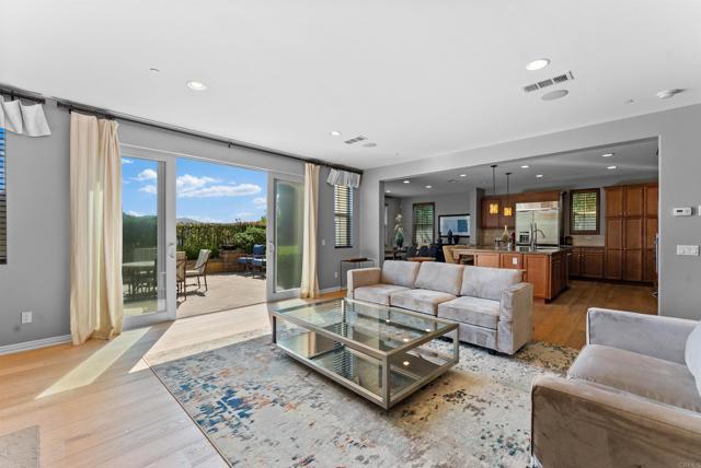 Detail Gallery Image 7 of 62 For 7090 Sitio Corazon, Carlsbad,  CA 92009 - 4 Beds | 3/1 Baths