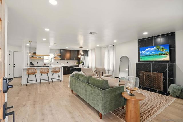 4817 Lyon St, San Diego CA: https://media.crmls.org/mediaz/a28ee805-6aae-49a8-993a-b97fa10b8120.jpg