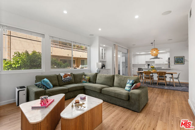 1500 Camden Avenue, Los Angeles CA: https://media.crmls.org/mediaz/a28f6b4d-9f59-44b6-88cf-28419622840e.jpg
