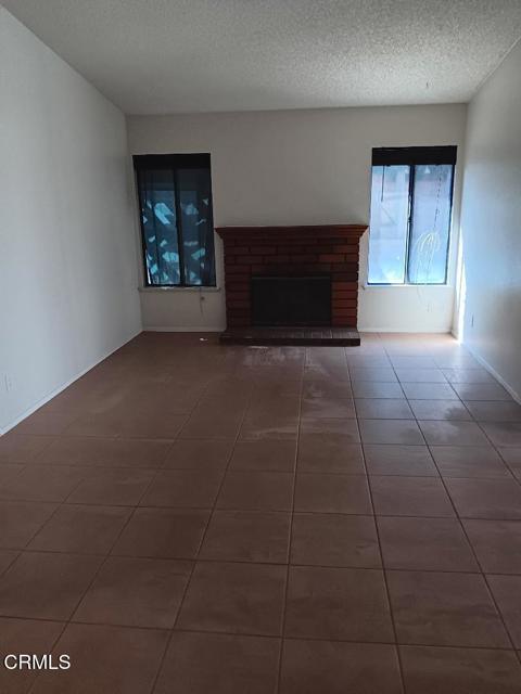 Detail Gallery Image 3 of 19 For 4552 Ridgewood Ct, Palmdale,  CA 93552 - 3 Beds | 2 Baths