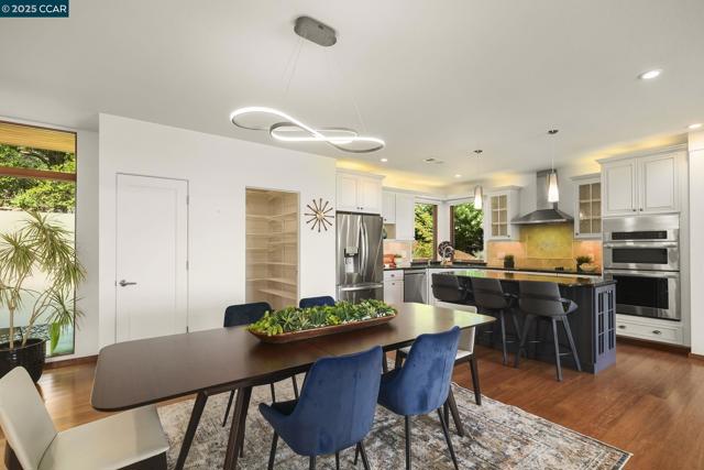 68 Terrace Rd, Walnut Creek CA: https://media.crmls.org/mediaz/a2901133-6c0d-49b5-bf5f-55f1b4d25ffd.jpg