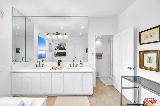 2727 Corral Canyon Road, Malibu CA: https://media.crmls.org/mediaz/a2911b47-9397-4565-ab87-1f12df460d83.jpg