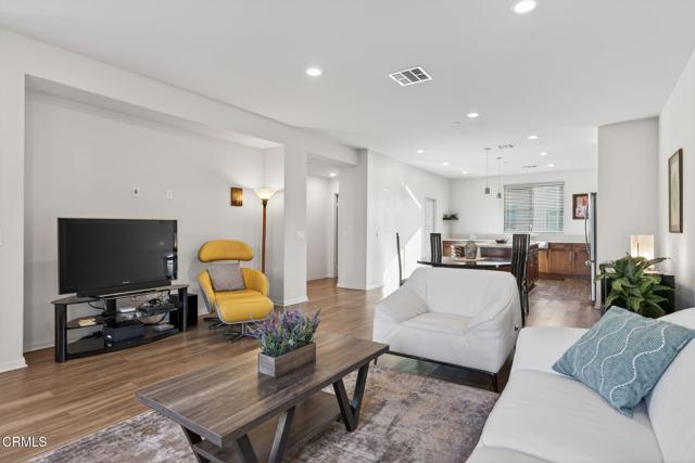 Detail Gallery Image 22 of 53 For 374 Serra St, Camarillo,  CA 93010 - 3 Beds | 3/1 Baths