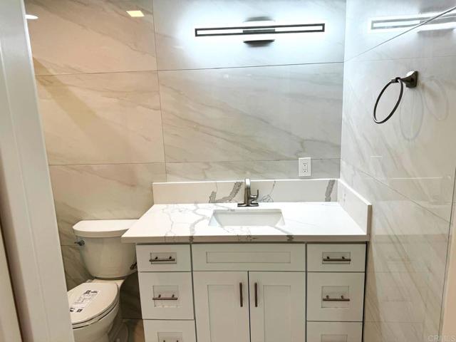 Detail Gallery Image 5 of 20 For 4566 Cove Dr #D,  Carlsbad,  CA 92008 - 2 Beds | 2 Baths