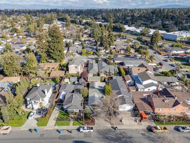 710 5th Ave, Redwood City CA: https://media.crmls.org/mediaz/a2947699-6d1d-45dc-ac65-c73cefeadfe1.jpg