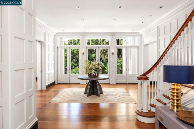 25 Crocker Ave, Piedmont CA: https://media.crmls.org/mediaz/a294dbbc-9ed2-4ac4-8a14-578cd3645bc9.jpg