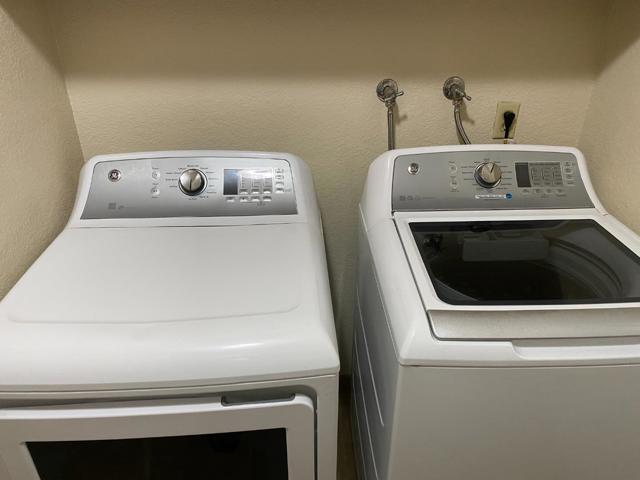 1051 Padre Drive, Salinas CA: https://media.crmls.org/mediaz/a295cfaf-8958-46d3-a60b-b80c885b1b0a.jpg