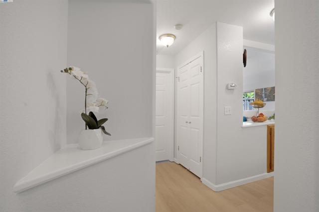 16935 Sugar Pine Dr, Morgan Hill CA: https://media.crmls.org/mediaz/a2961356-2a7c-46e4-90df-63bb2921aa96.jpg