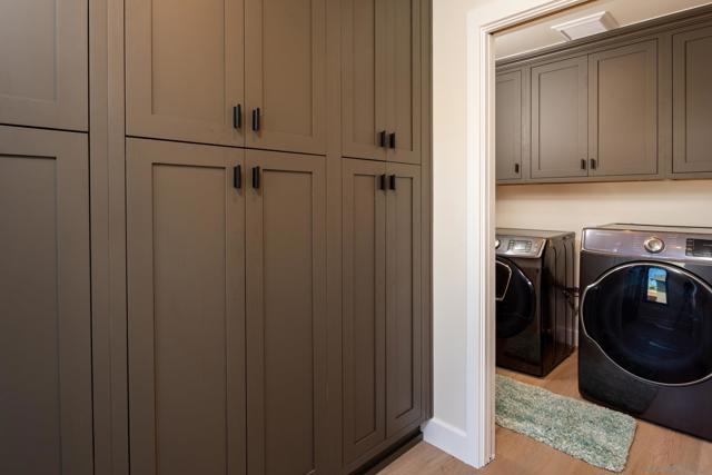 5341 Linda Way, La Jolla CA: https://media.crmls.org/mediaz/a296806a-6575-4e2c-9ab8-1c2cb5b2488f.jpg