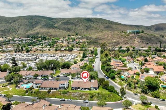 14787 Caminito Orense Oeste, San Diego CA: https://media.crmls.org/mediaz/a296b2d8-564b-4b10-a285-6f023a4727e8.jpg