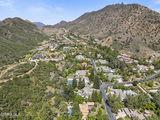 29270 Wagon Road, Agoura Hills CA: https://media.crmls.org/mediaz/a2970bdd-9e80-4153-8b02-9399c867e6e6.jpg