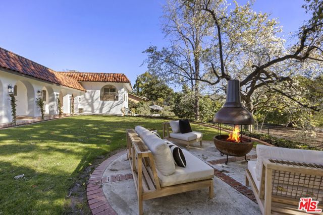 431 Montana Circle, Ojai CA: https://media.crmls.org/mediaz/a2976e6f-9202-466c-bfba-c4d0ebc744c5.jpg