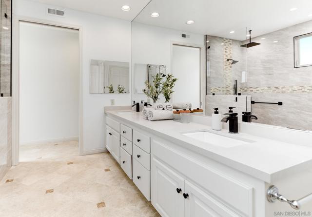 14231 Fox Run Row, San Diego CA: https://media.crmls.org/mediaz/a2979cd3-1595-4291-9ac9-dbf81de5a540.jpg