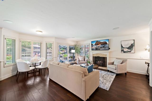 3338 Marsh Hawk Court, Pleasanton CA: https://media.crmls.org/mediaz/a297e2ce-59dd-429a-98f9-042dc8d769e4.jpg