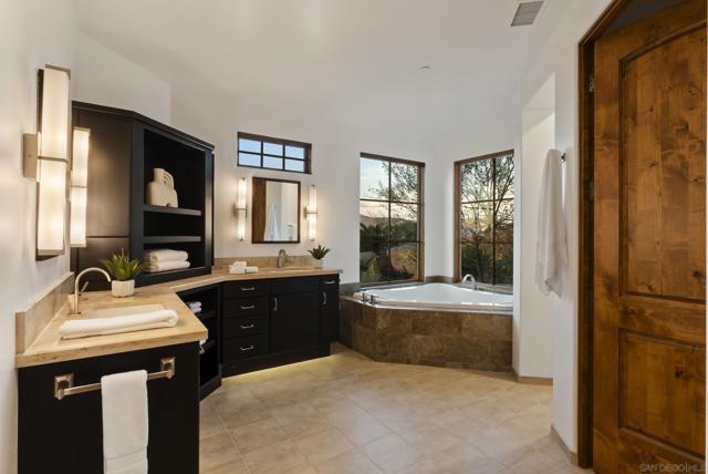 7778 Camino Sin Puente, Rancho Santa Fe CA: https://media.crmls.org/mediaz/a29812d3-98a1-41f9-ac6b-dcd13fa08d2d.jpg