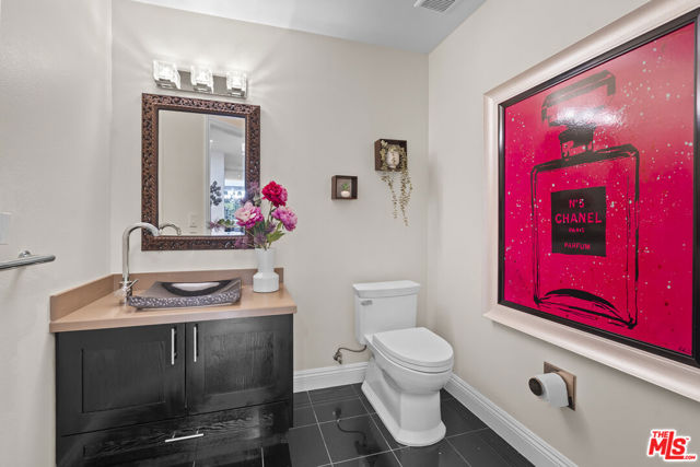 4848 Wilshire Boulevard, Los Angeles CA: https://media.crmls.org/mediaz/a298d0aa-0f3b-472c-bdf5-0935643b5f11.jpg