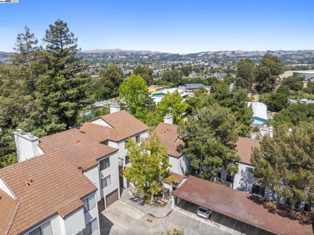 21228 Gary Dr, Hayward CA: https://media.crmls.org/mediaz/a2994f86-c4f6-4361-b60f-adb14fae313d.jpg